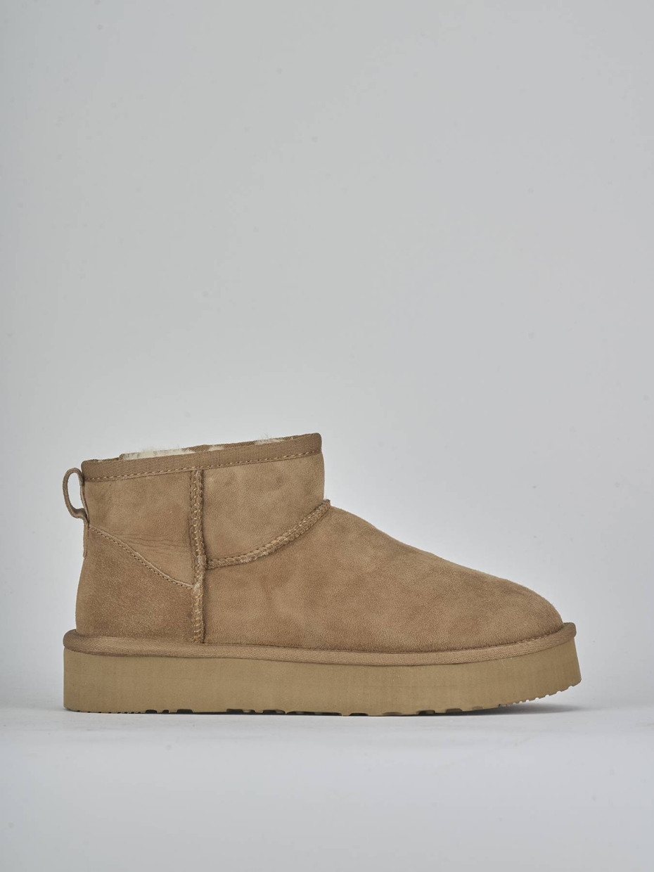 Botines de tacón bajo marrón ante