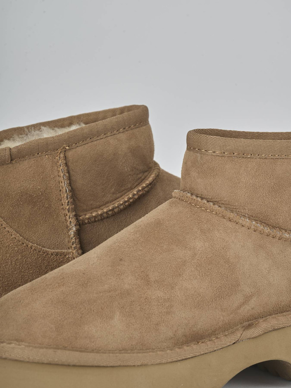 Stivaletti tacco 2cm camoscio marrone