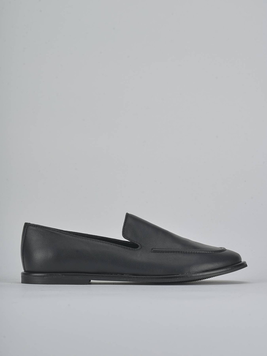 Loafers heel 1 cm black leather