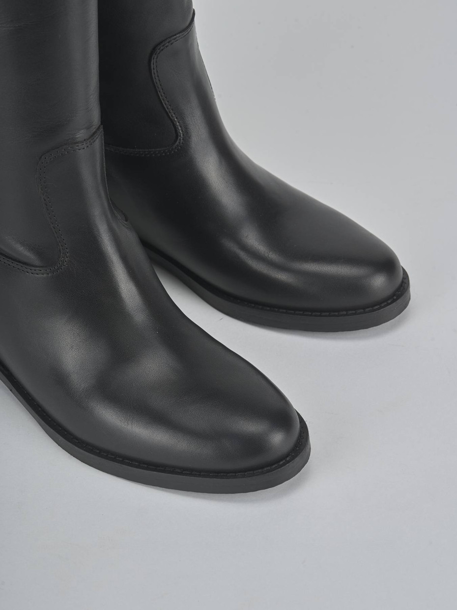 Low heel boots heel 2 cm black leather