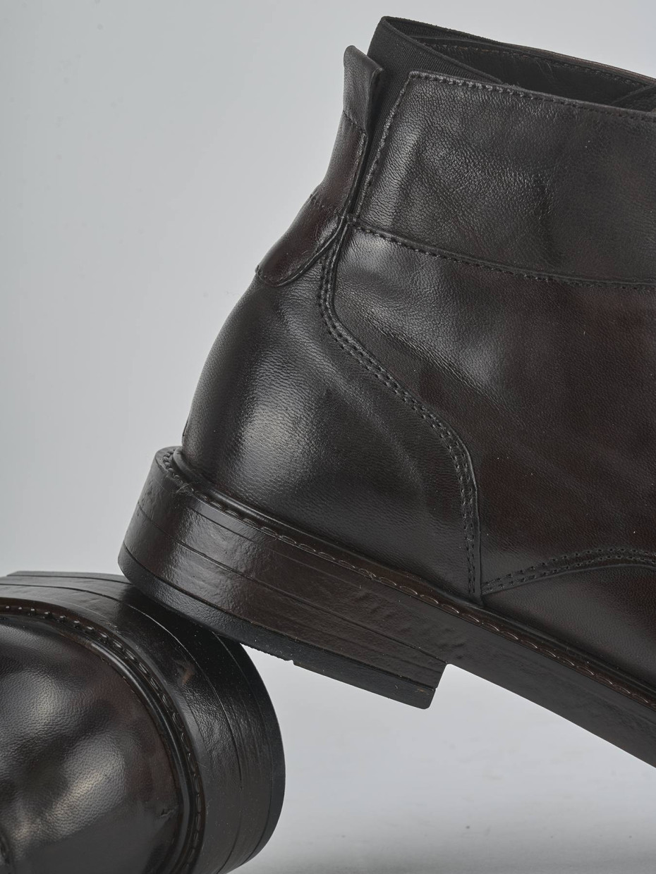Botas militares marrón oscuro cuero