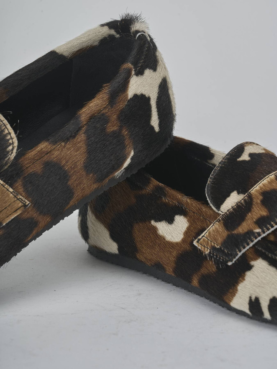 Mocasines tacón 1 cm blanco cuero de vaca con pelo