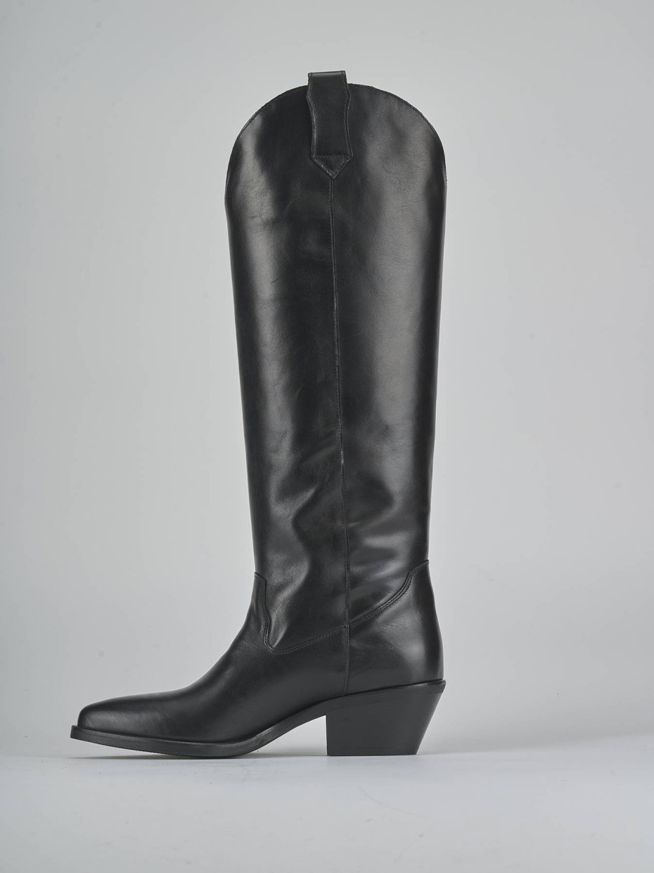Low heel boots heel 4 cm black leather