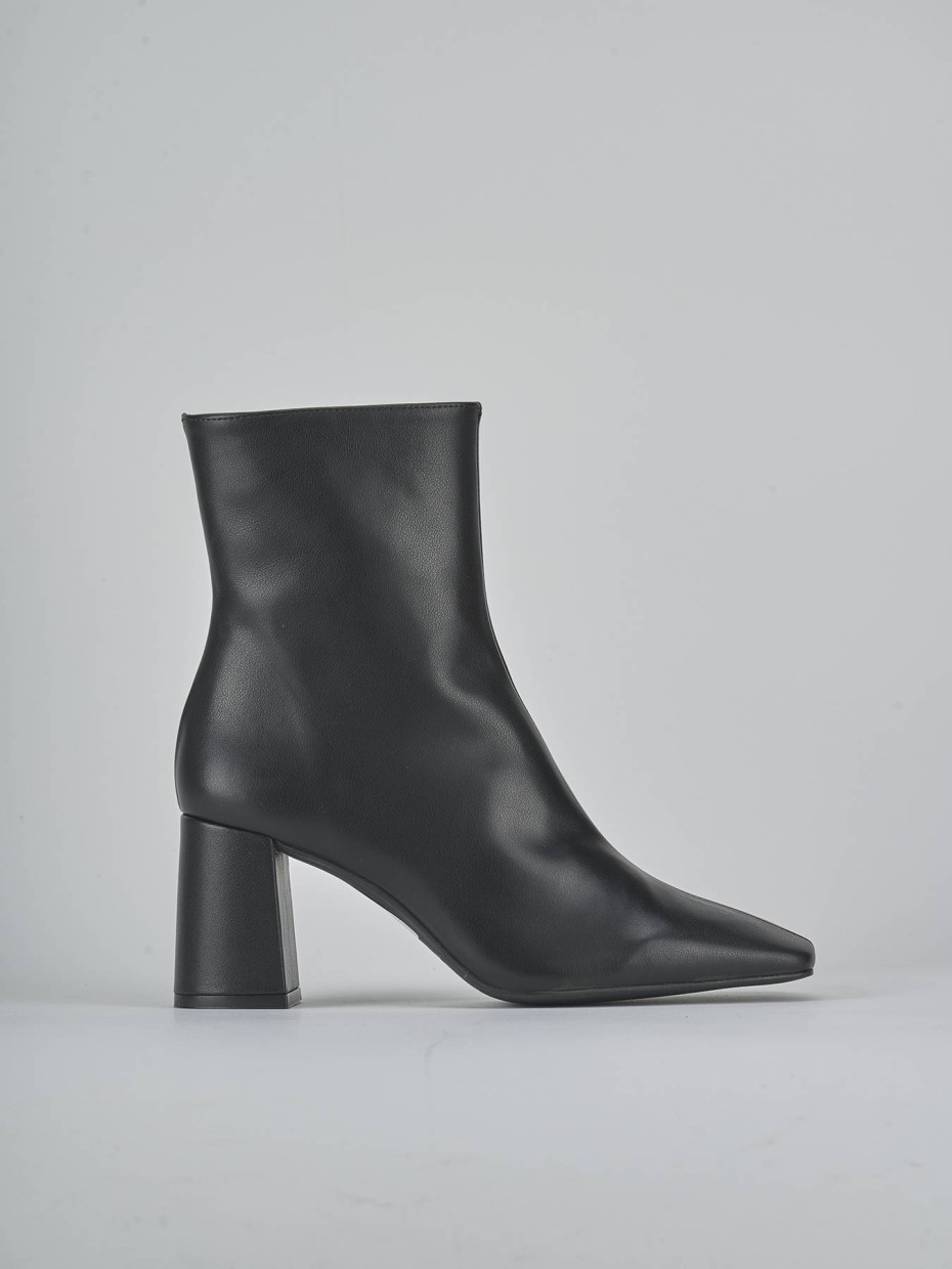 Stivaletti tacco 7cm pelle nero