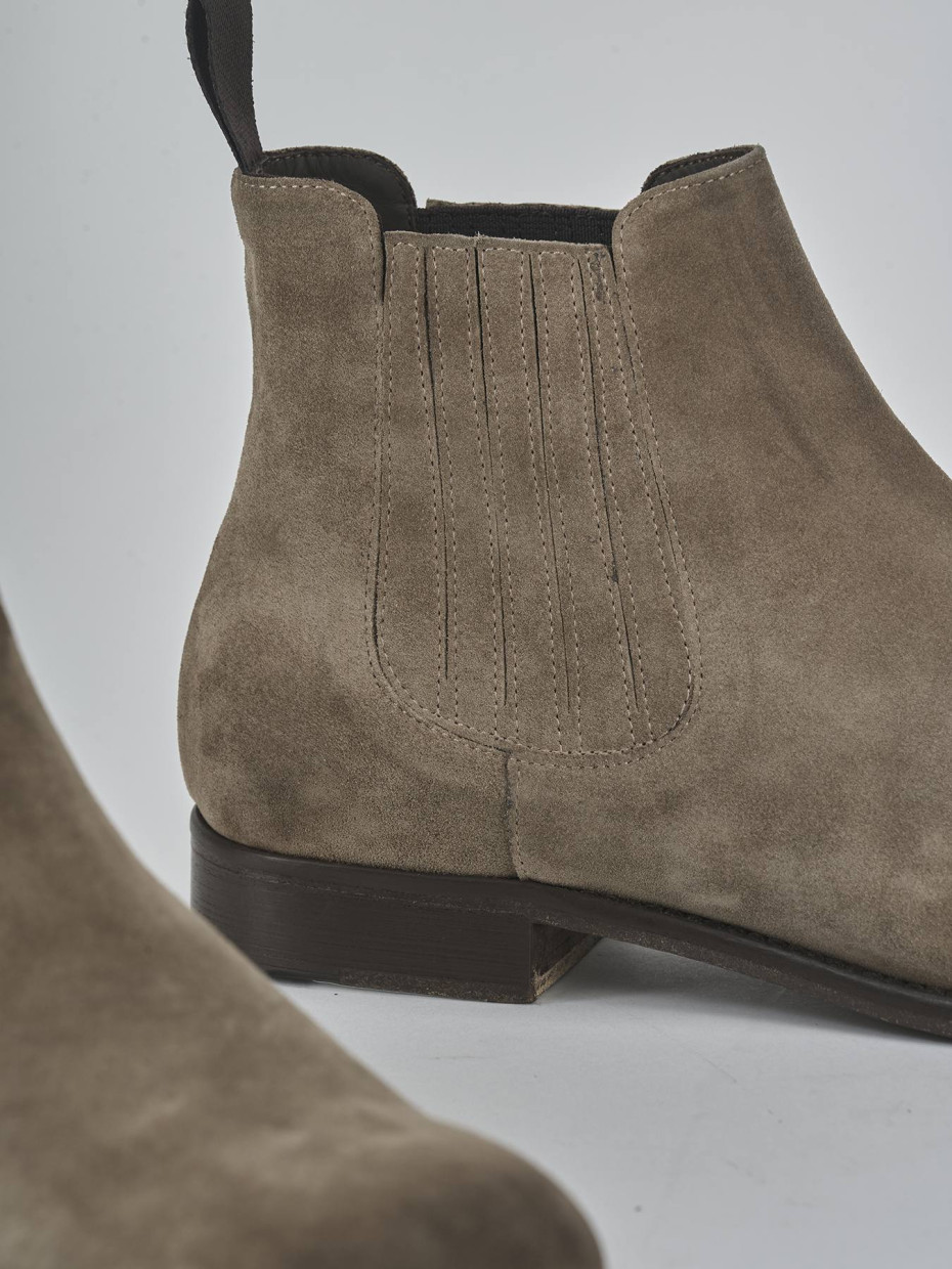Stivaletti camoscio beige