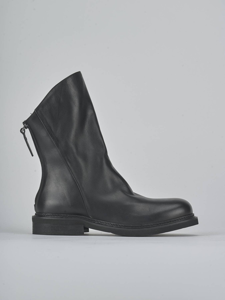 Stivaletti tacco 2cm pelle nero