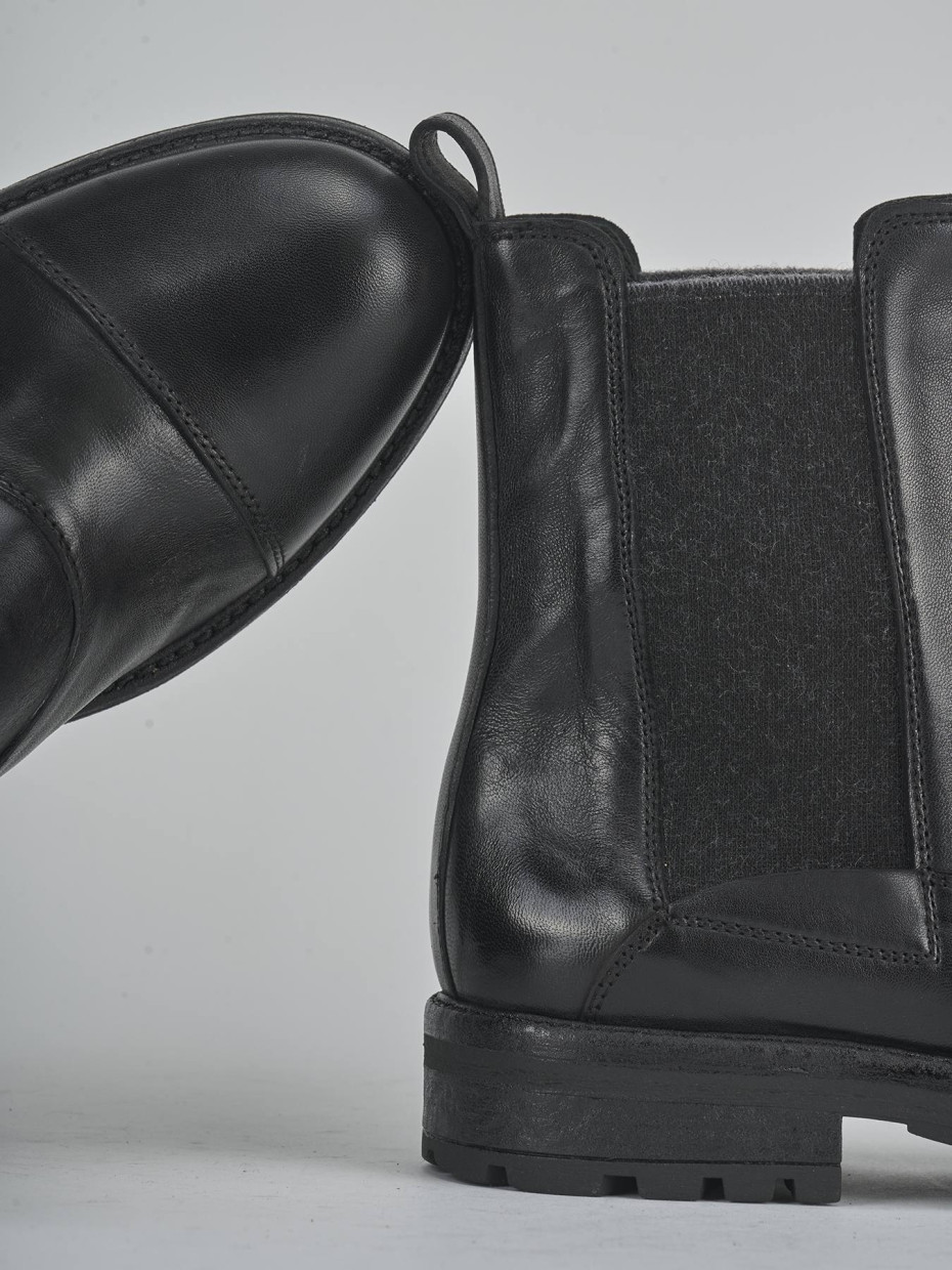 Botines negro cuero