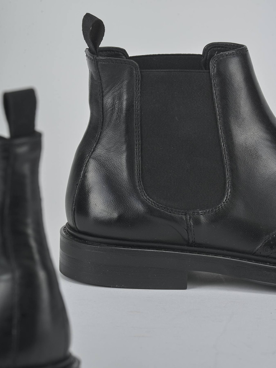 Botines negro cuero