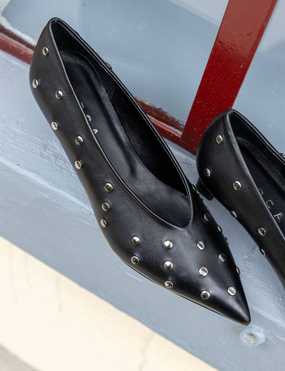 Zapatos de salón tacón 5 cm negro cuero