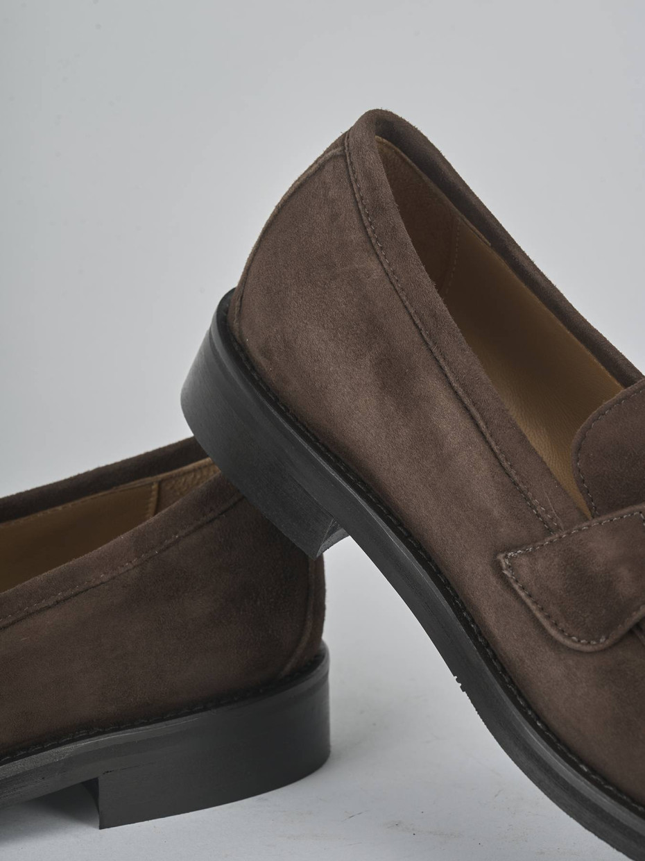 Mocasines tacón 2 cm marrón oscuro ante