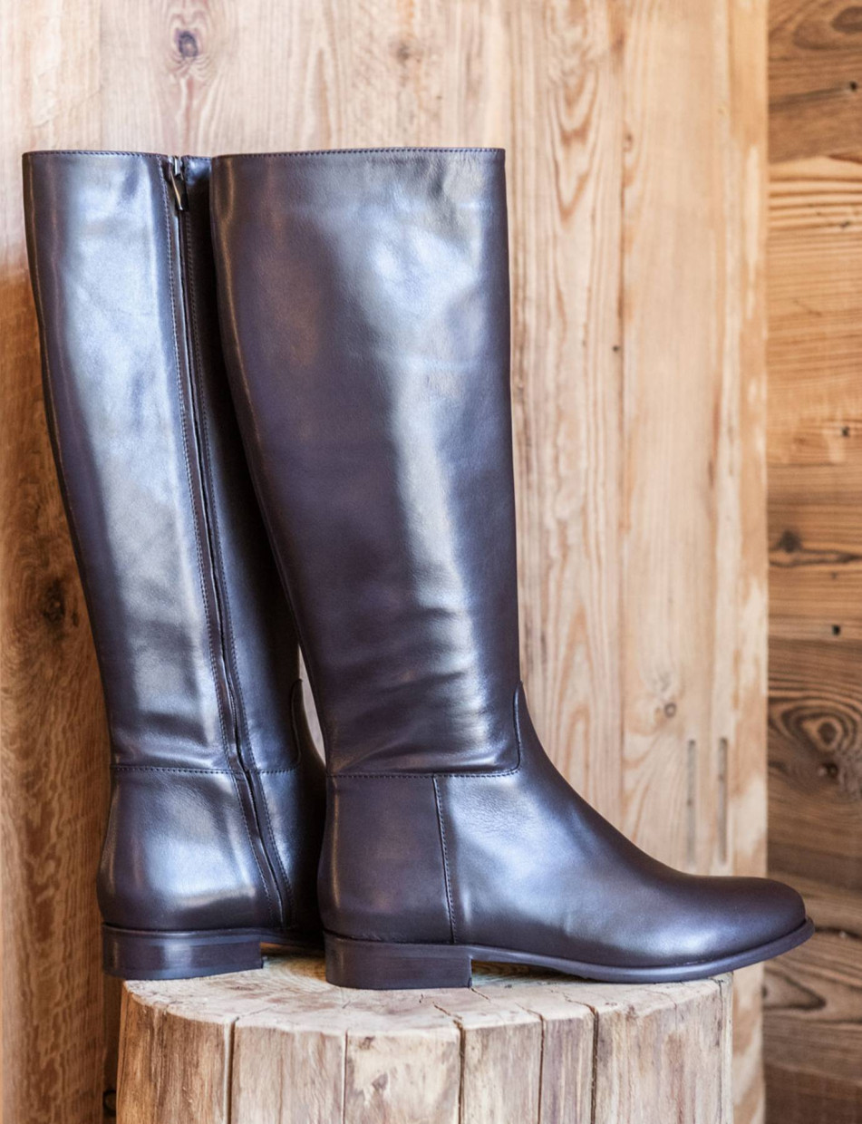 Low heel boots heel 2 cm dark brown leather