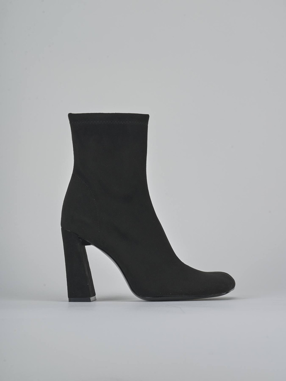Stivaletti tacco 9cm camoscio sostenible nero
