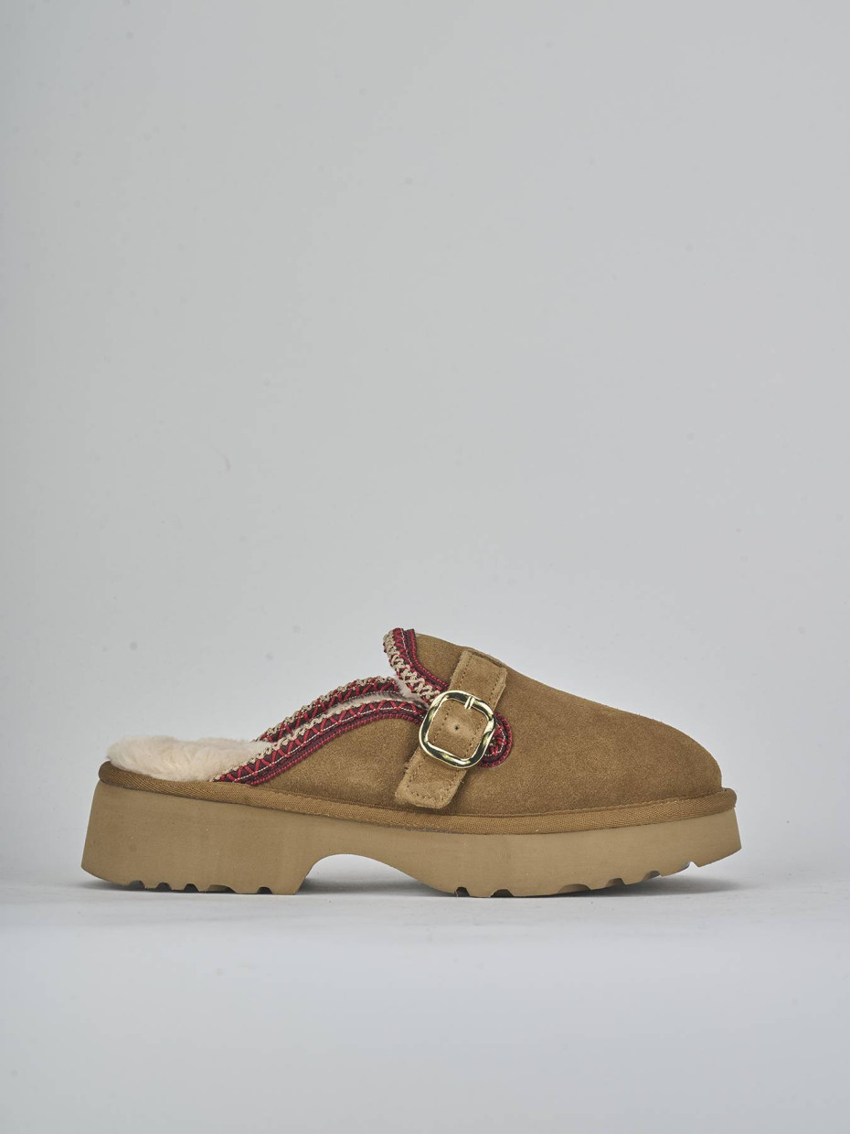 Botines de tacón bajo tacón 3 cm marrón ante