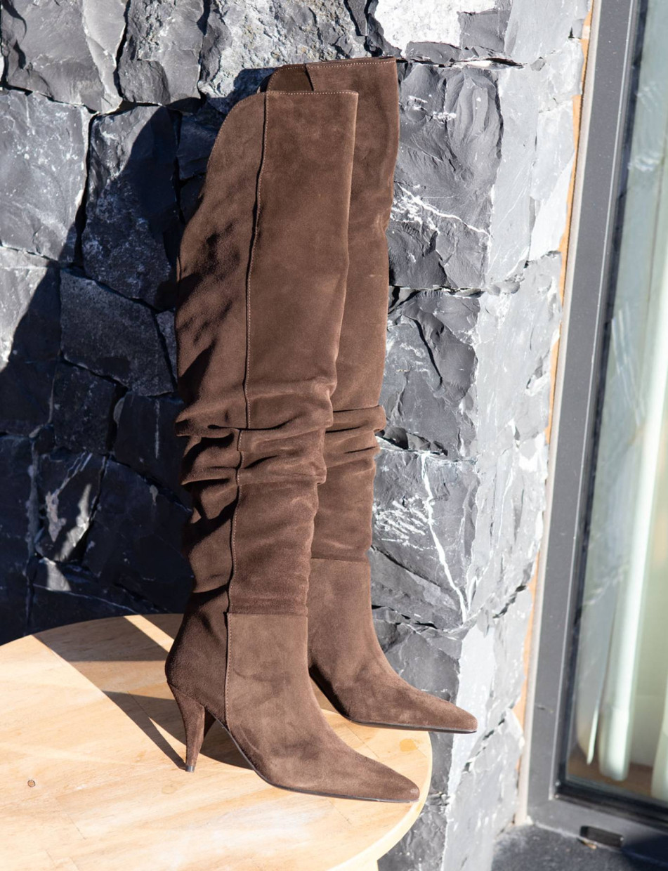 Botas de tacón alto tacón 7 cm marrón oscuro ante