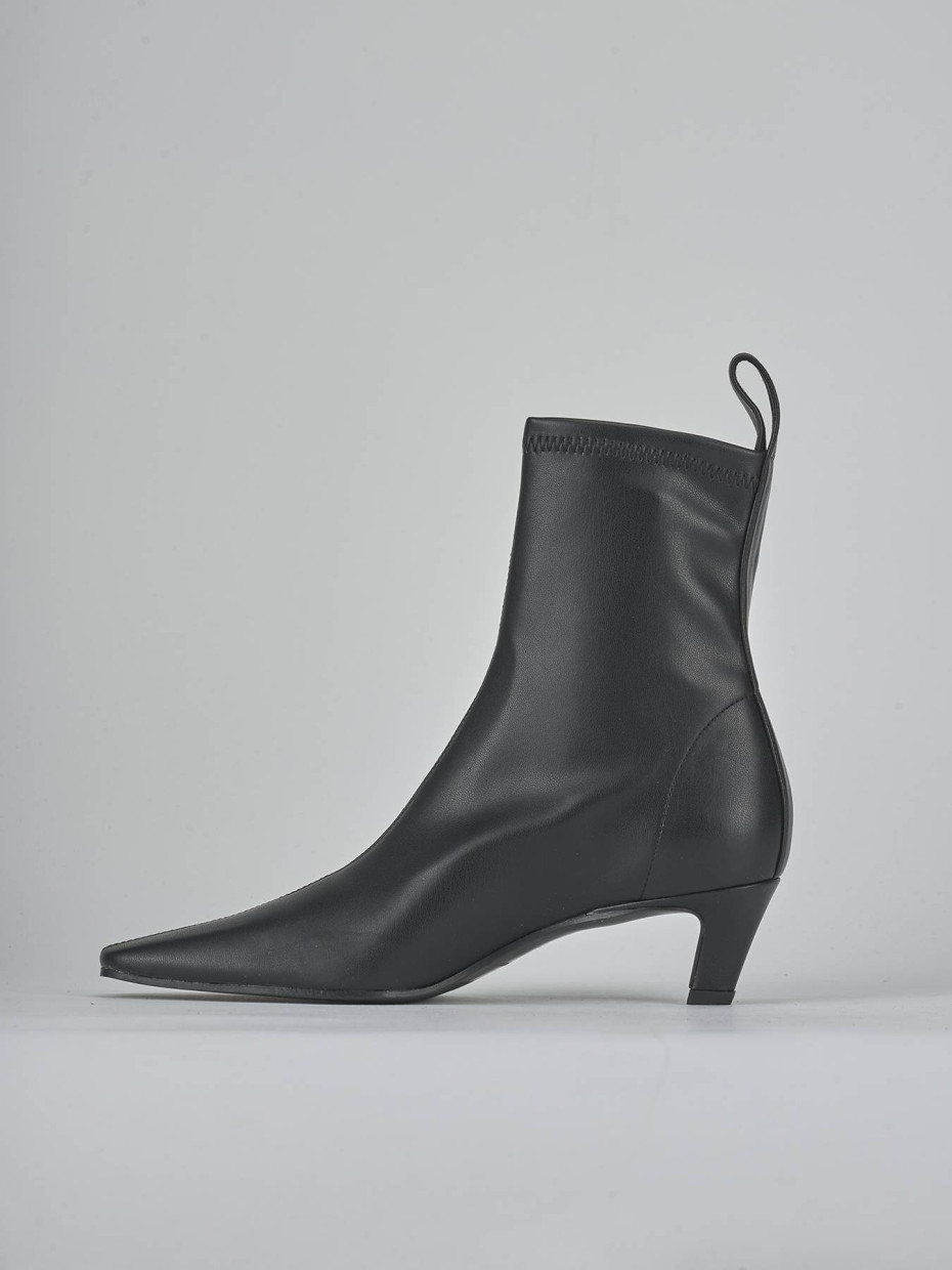 Stivaletti tacco 5cm pelle nero