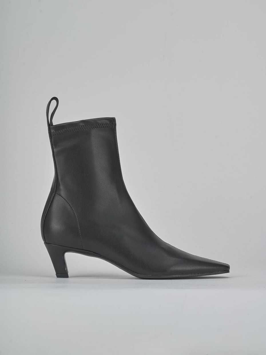 Stivaletti tacco 5cm pelle nero