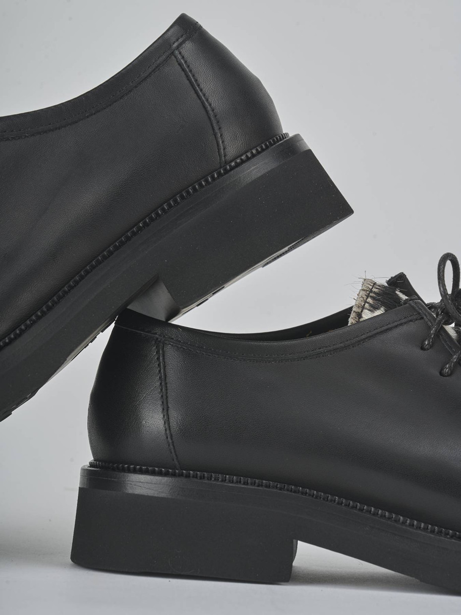 Stringate tacco 2cm pelle nero