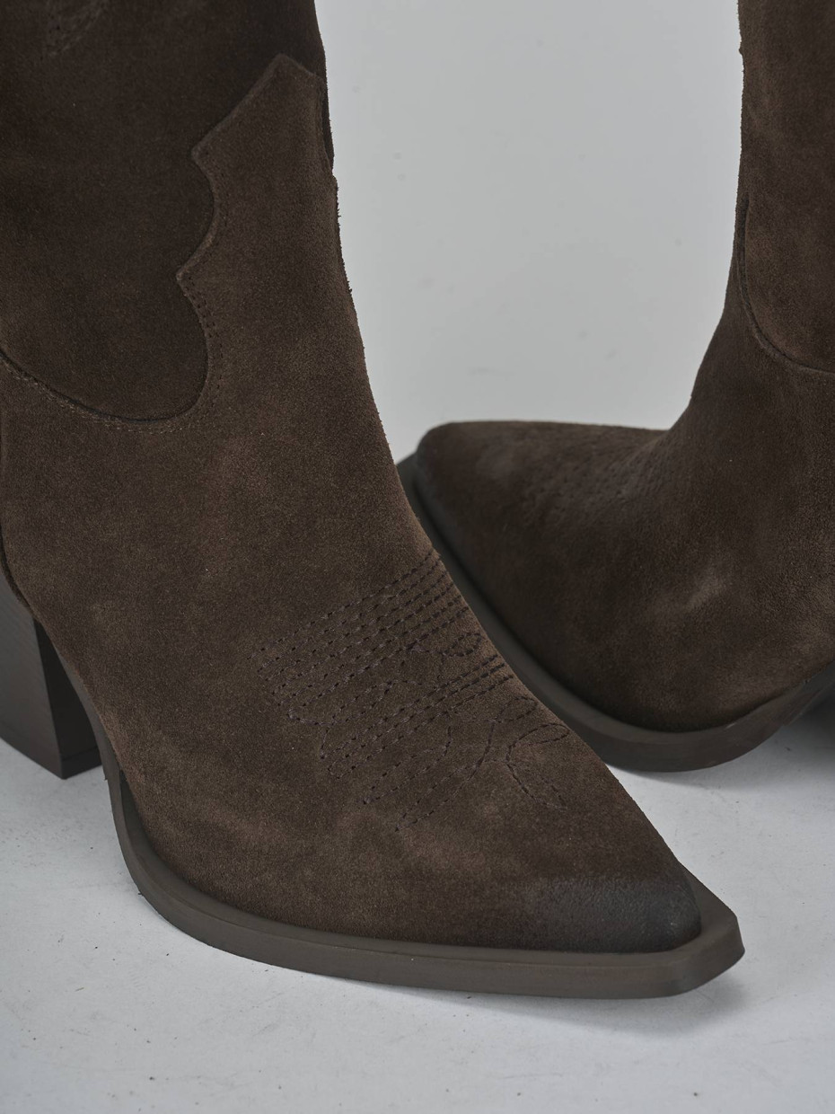 High heel boots heel 9 cm dark brown suede