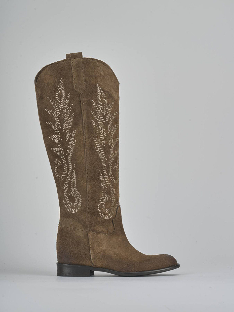Botas de tacón bajo tacón 2 cm beis ante