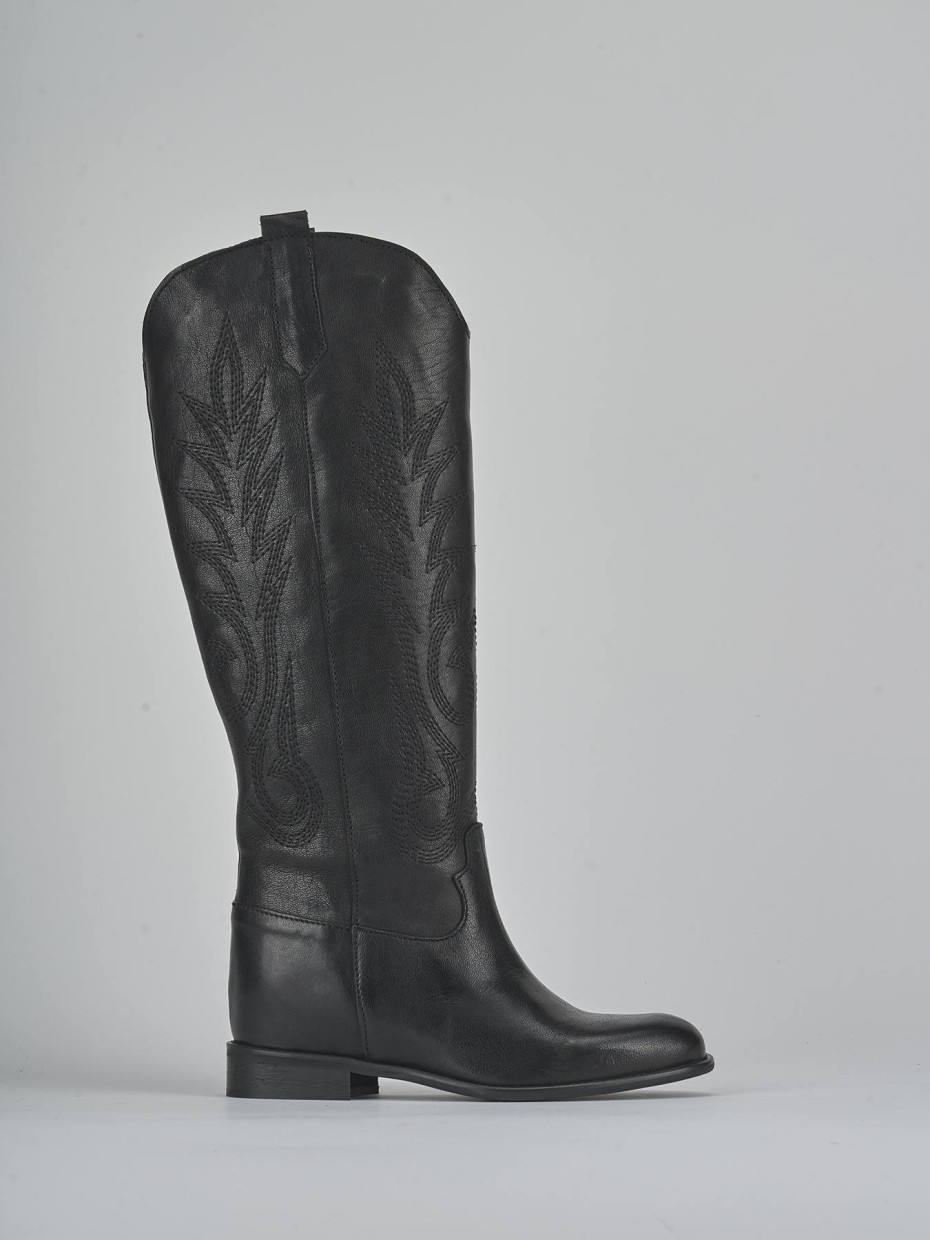 Botas de tacón bajo tacón 2 cm negro cuero