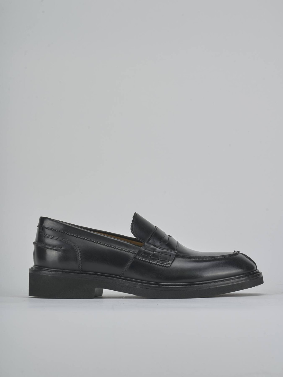 Mocasines negro cuero