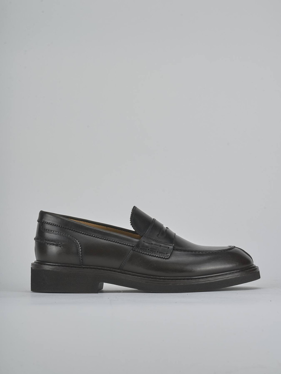 Loafers dark brown leather
