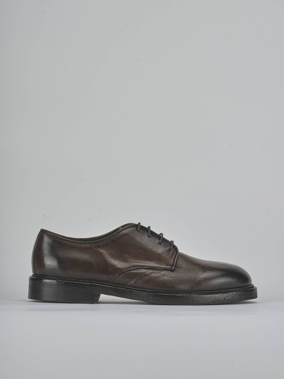 Stringate pelle testa