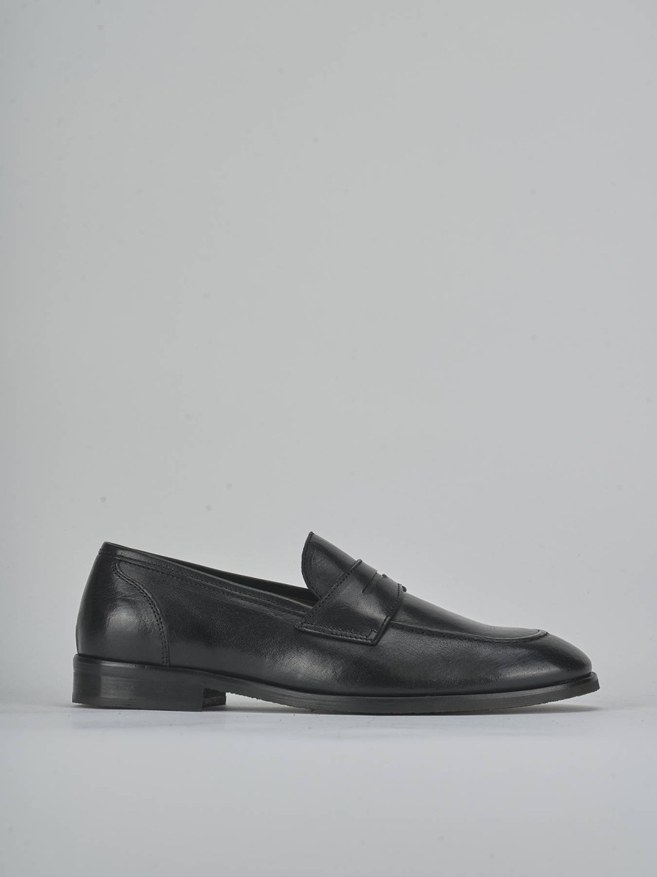 Mocasines negro cuero