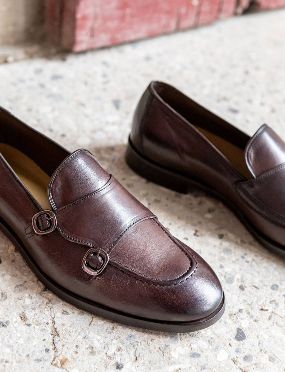 Zapatos de cordones marrón oscuro cuero