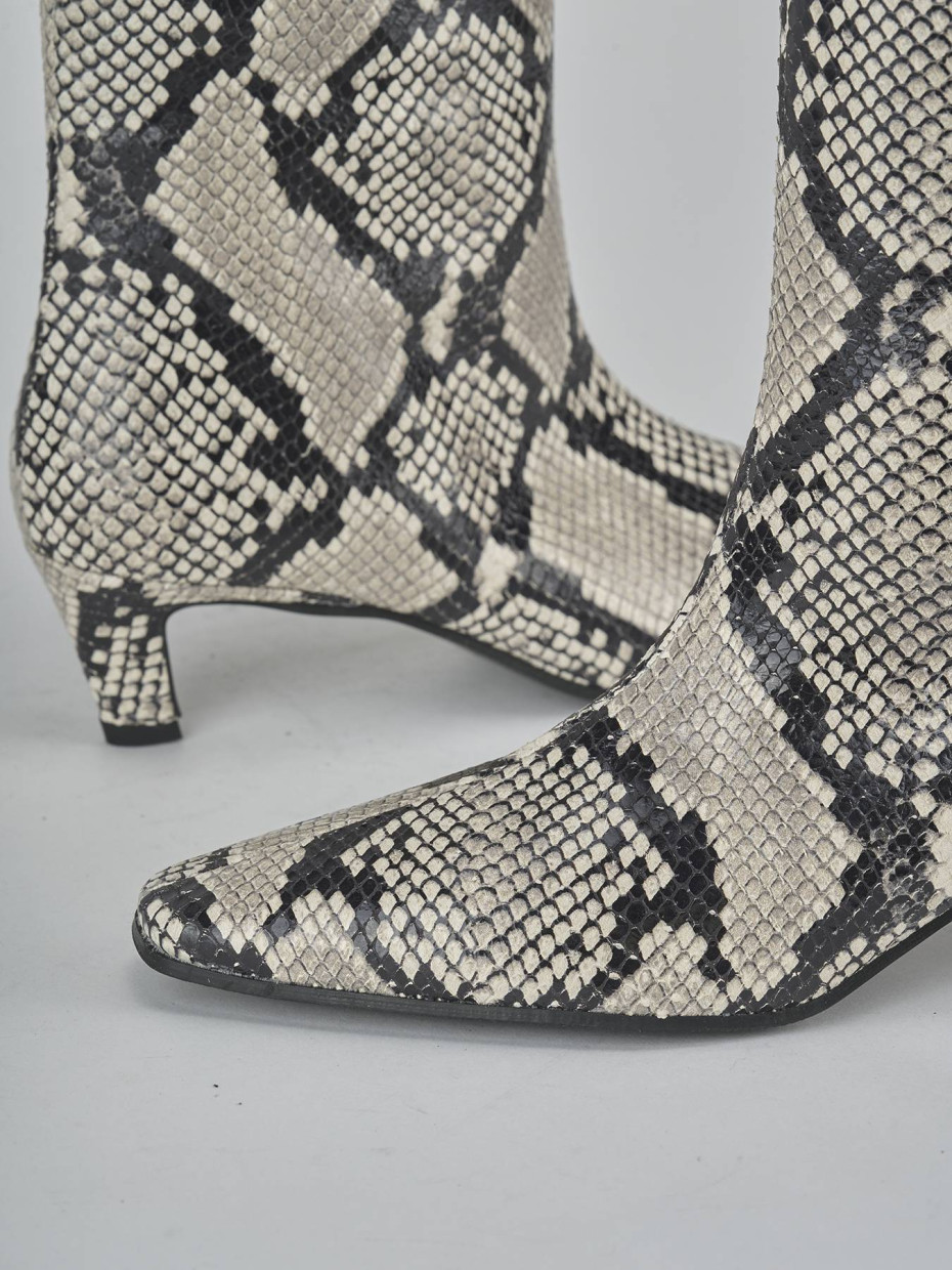 Botas de tacón alto tacón 5 cm beis pitón