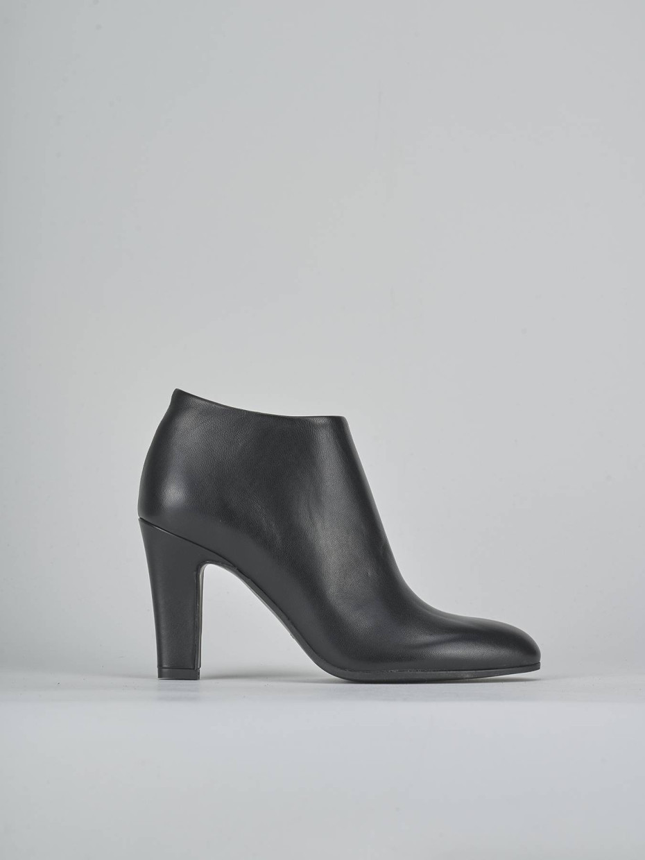 High heel ankle boots heel 9 cm black leather
