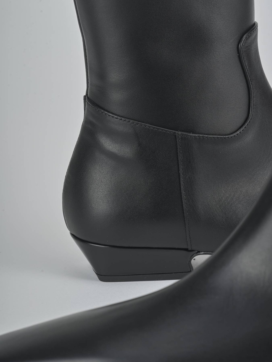 Low heel ankle boots heel 3 cm black leather