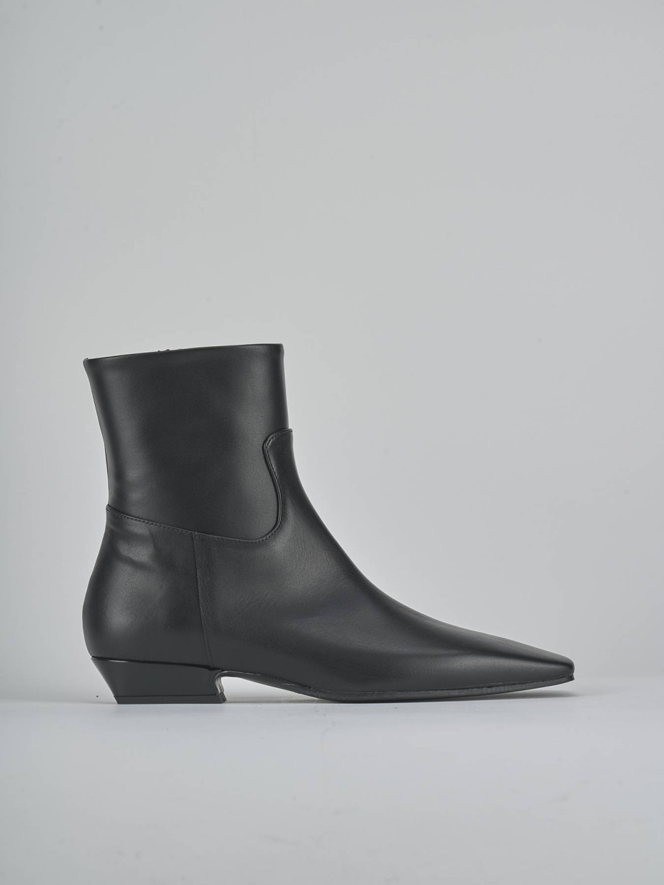 Low heel ankle boots heel 3 cm black leather