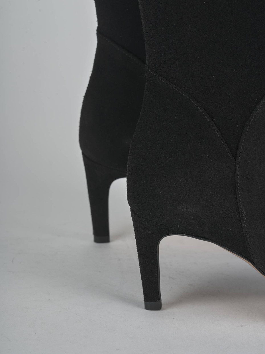 High heel boots heel 7 cm black suede