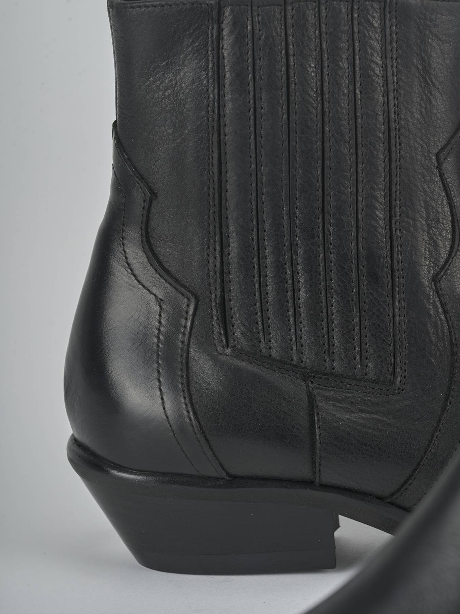 Stivaletti tacco 4cm pelle nero