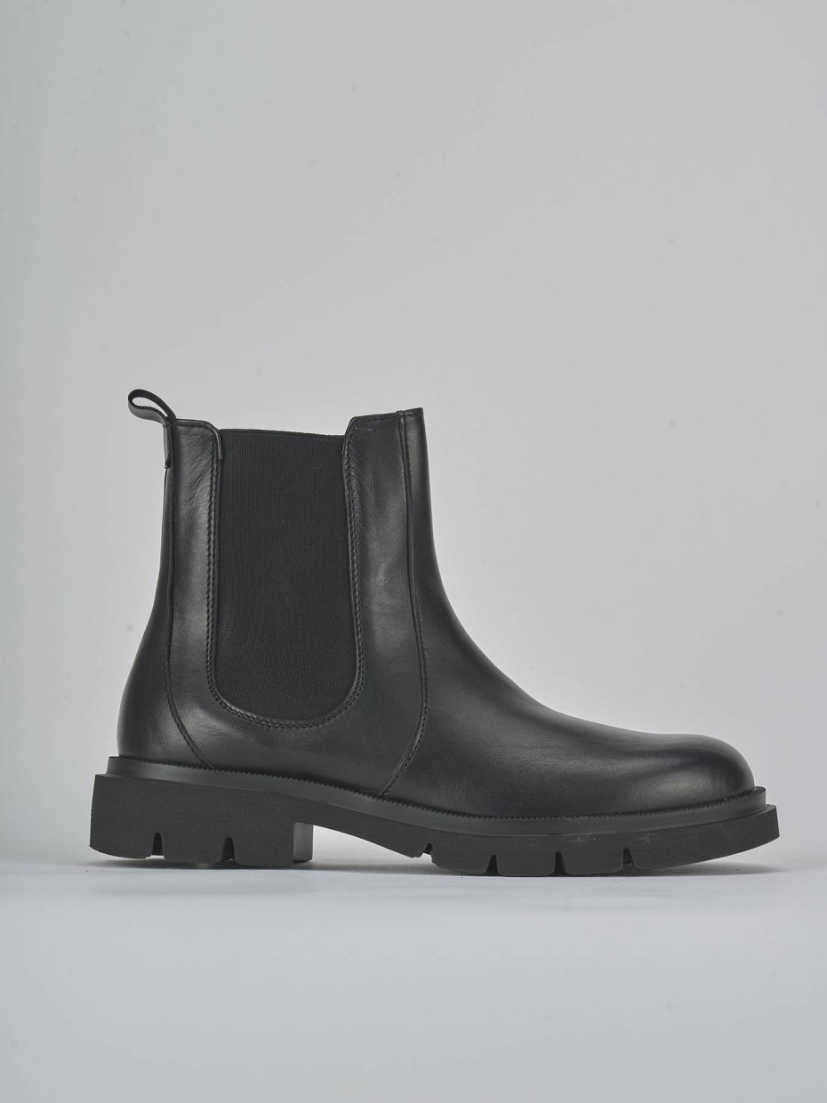 Stivaletti tacco 2cm pelle nero