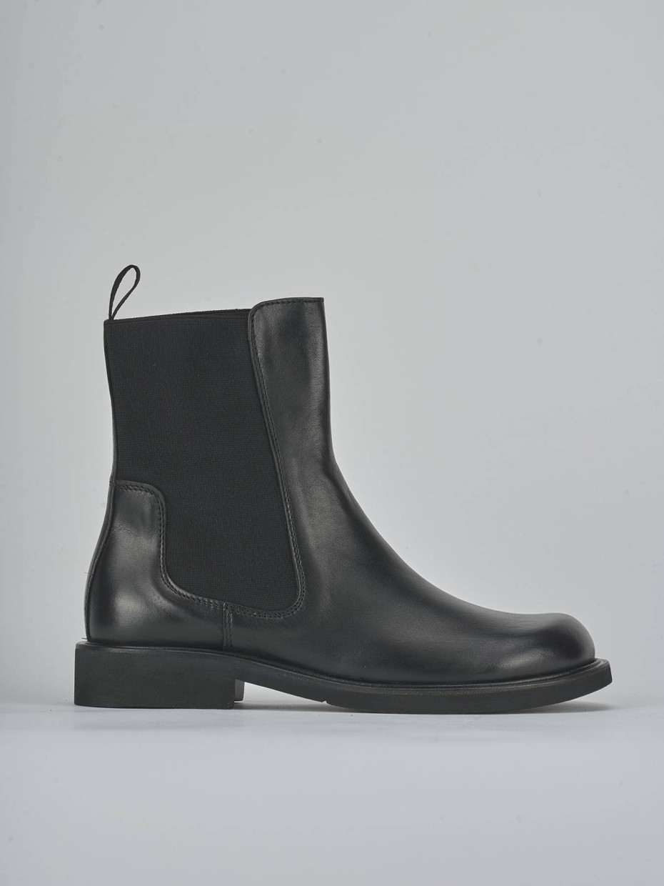 Stivaletti tacco 2cm pelle nero