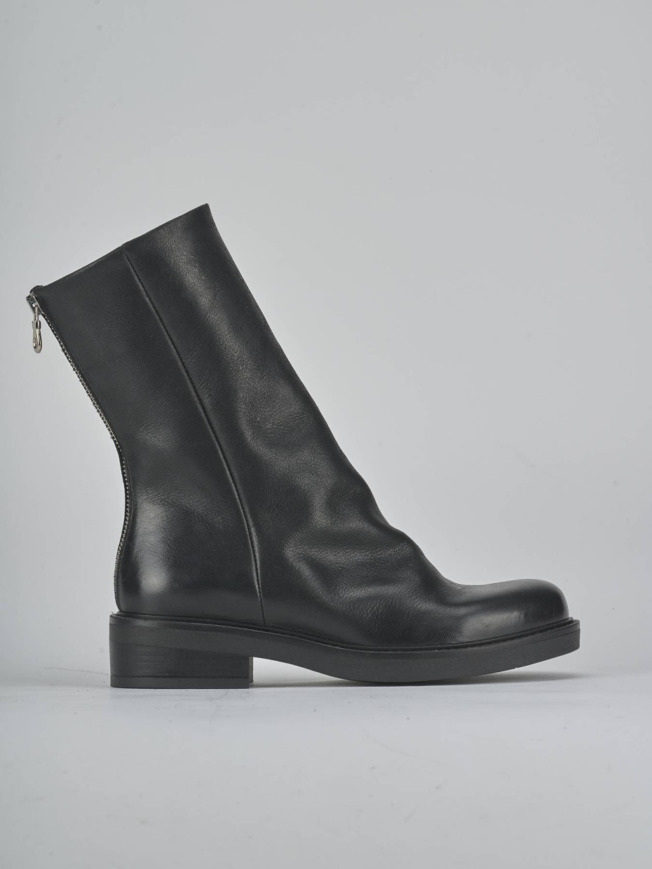 Low heel ankle boots heel 3 cm black leather