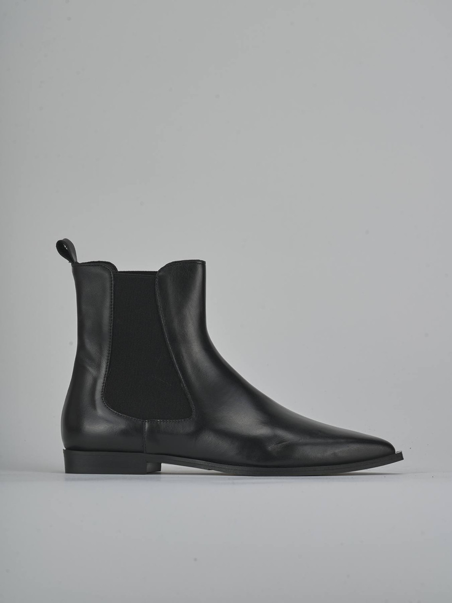 Low heel ankle boots heel 2 cm black leather