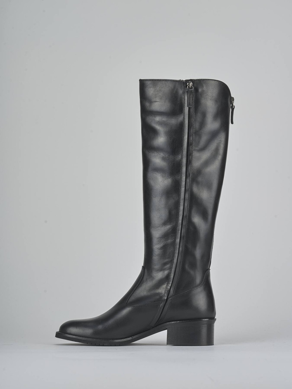 Low heel boots heel 4 cm black leather