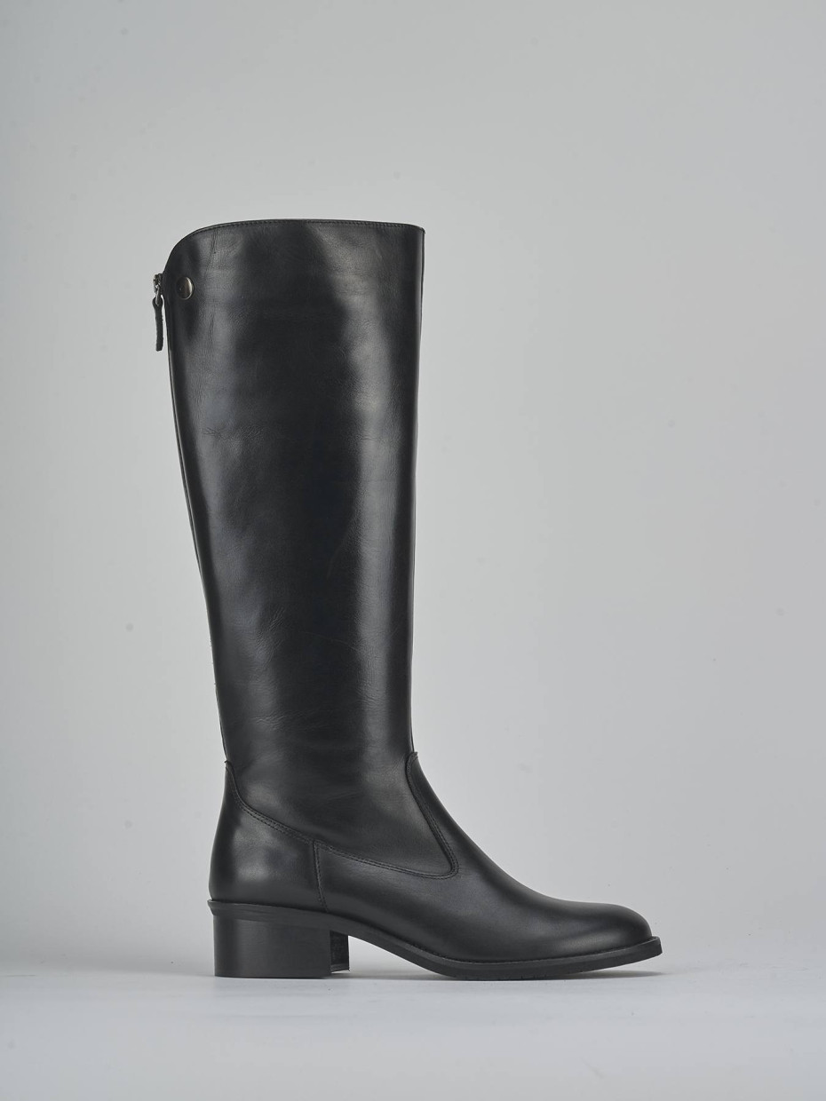 Low heel boots heel 4 cm black leather