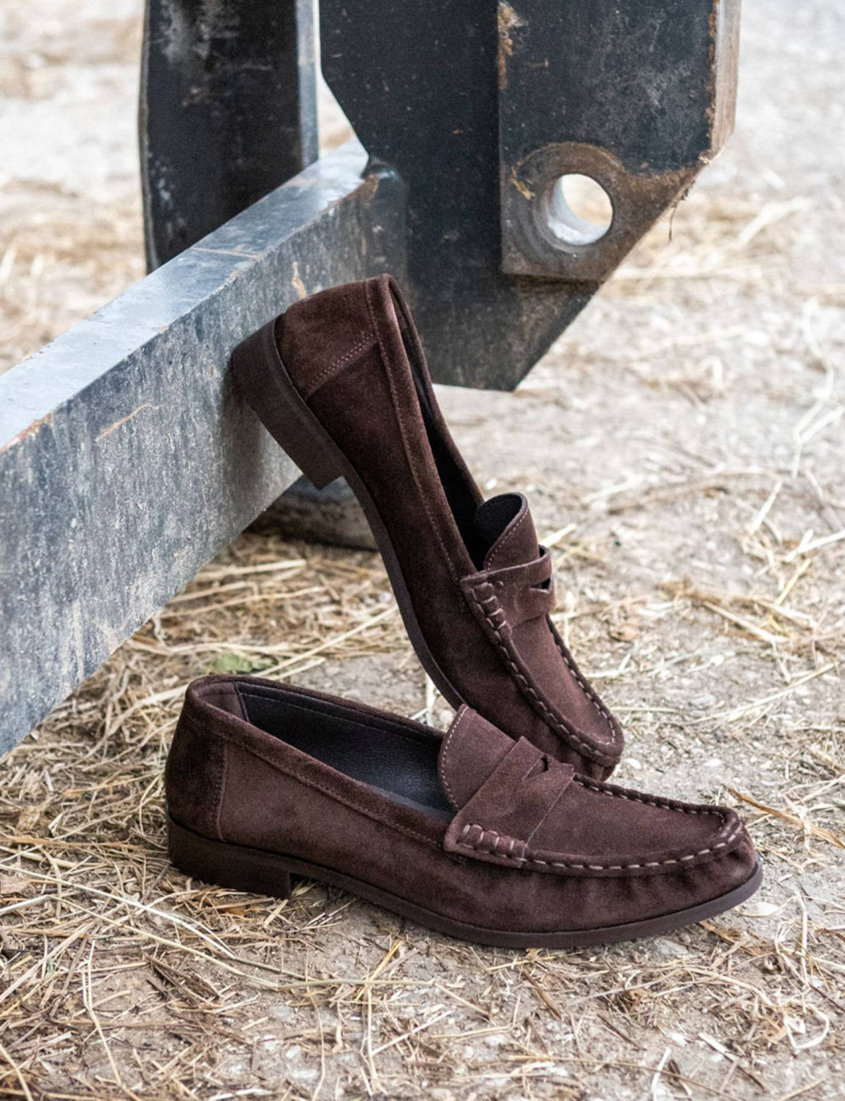 Mocasines tacón 2 cm marrón oscuro ante