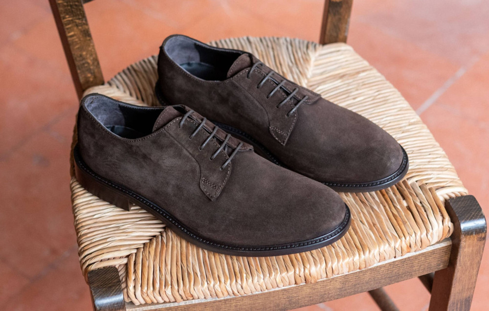 Lace-up shoes dark brown suede