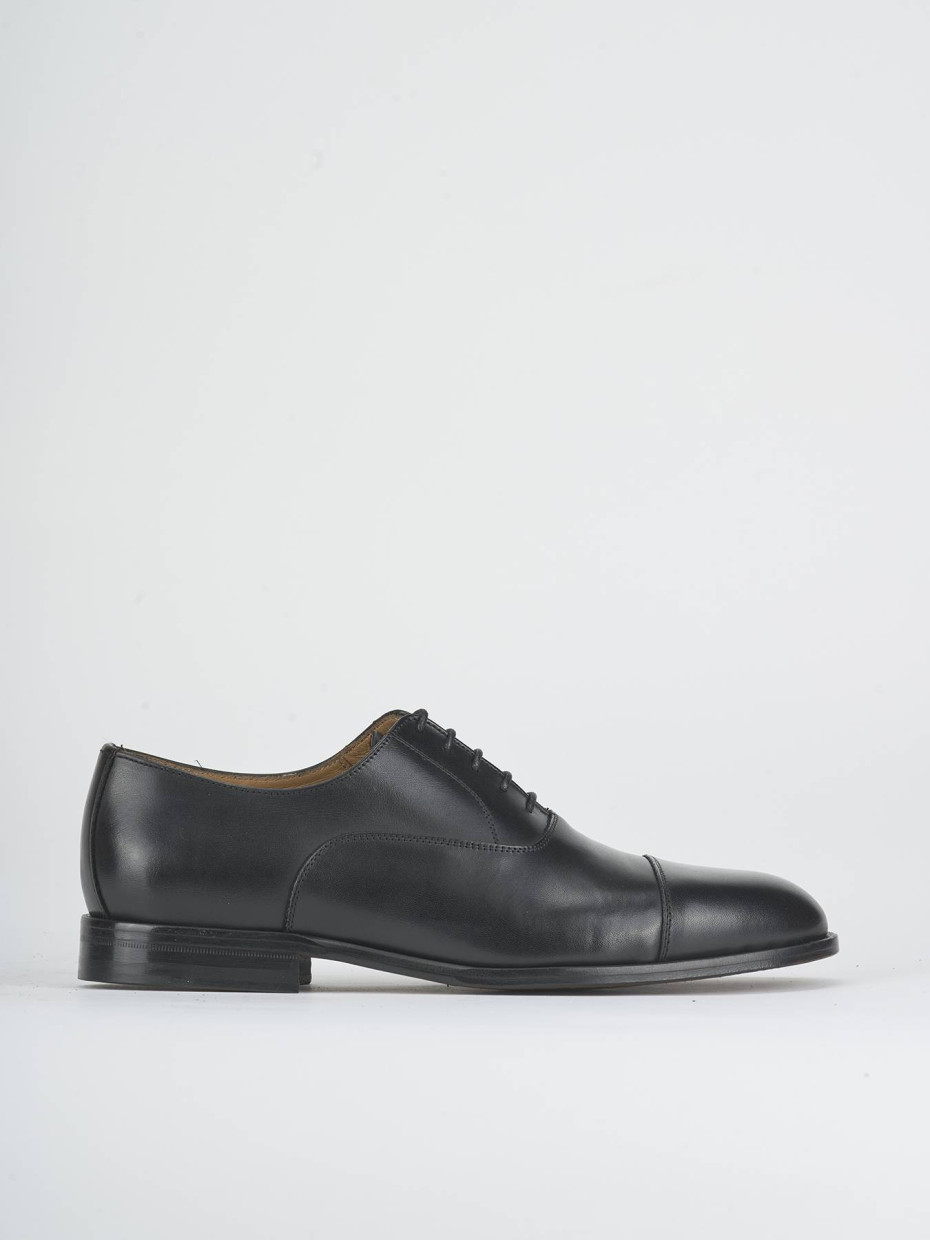 Lace-up shoes black leather
