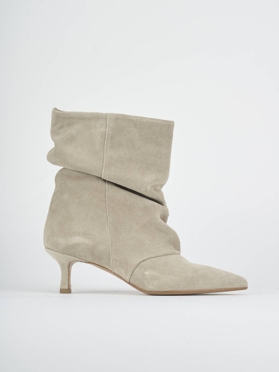 Stivaletti tacco 5cm camoscio beige