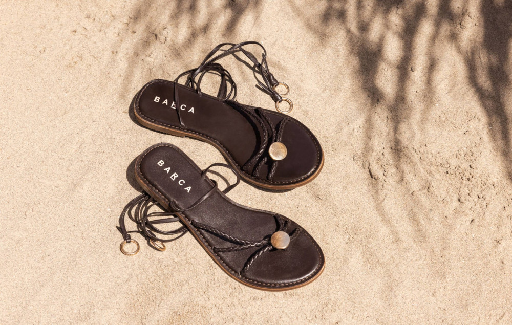Sandalias de tacón bajo tacón 1 cm marrón oscuro cuero