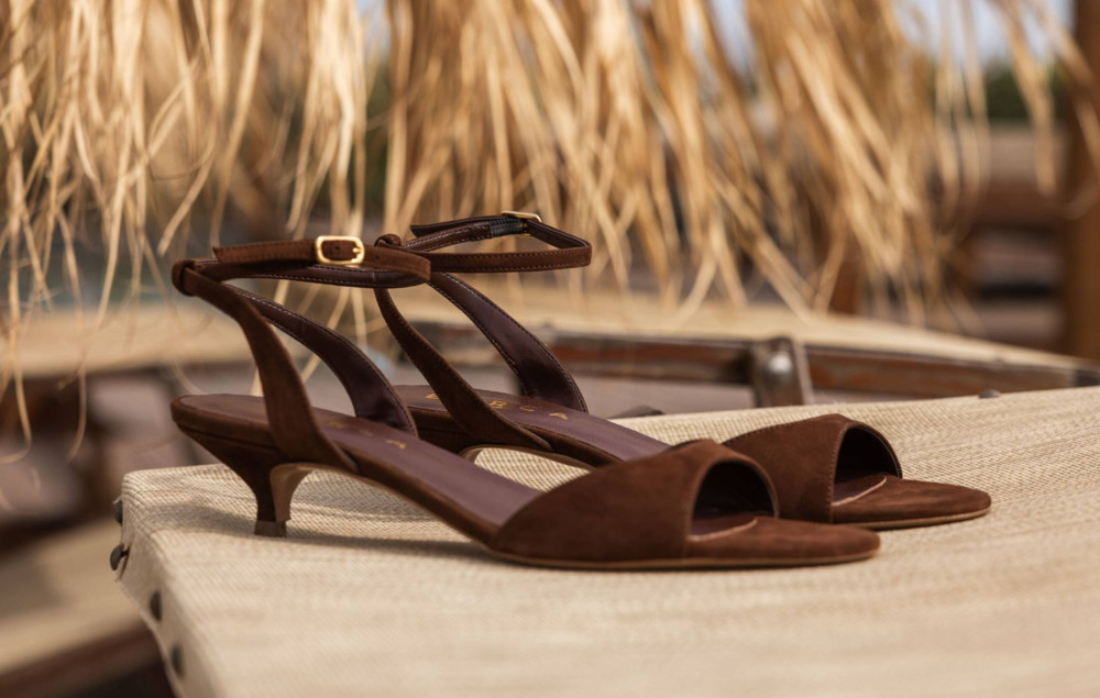 Low heel sandals heel 4 cm brown suede