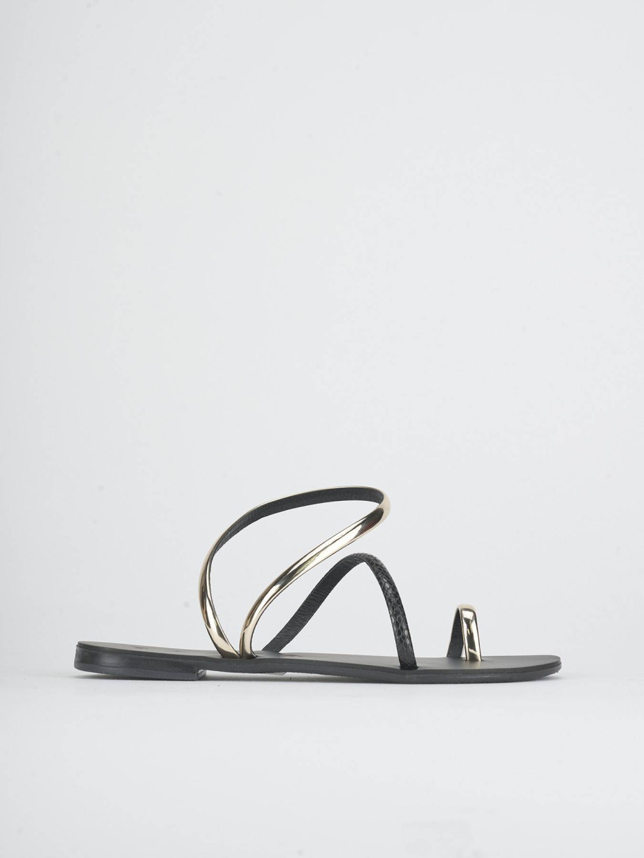 Sandalias de tacón bajo tacón 1 cm beis cuero