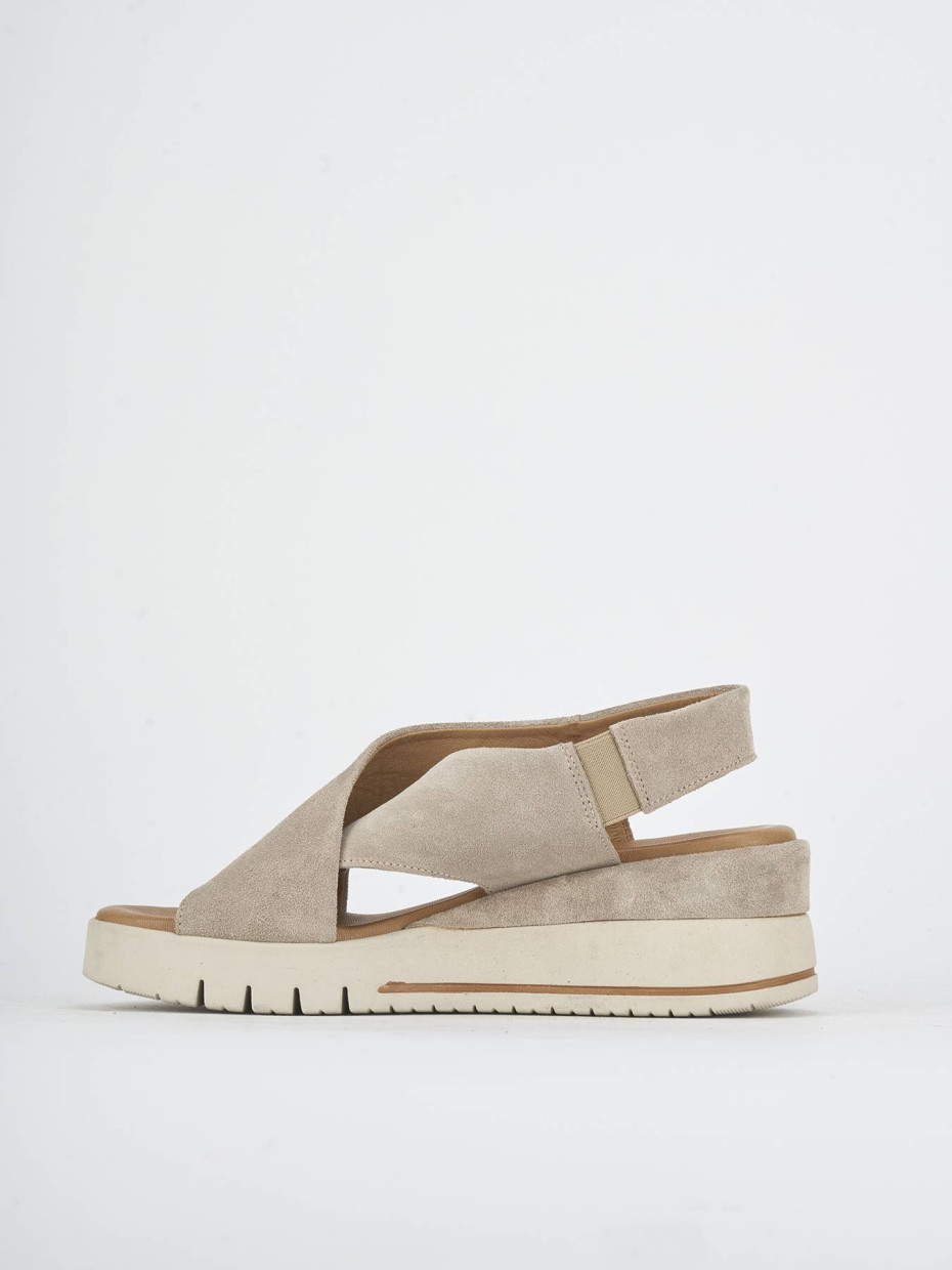 Wedge heels heel 6 cm beige suede