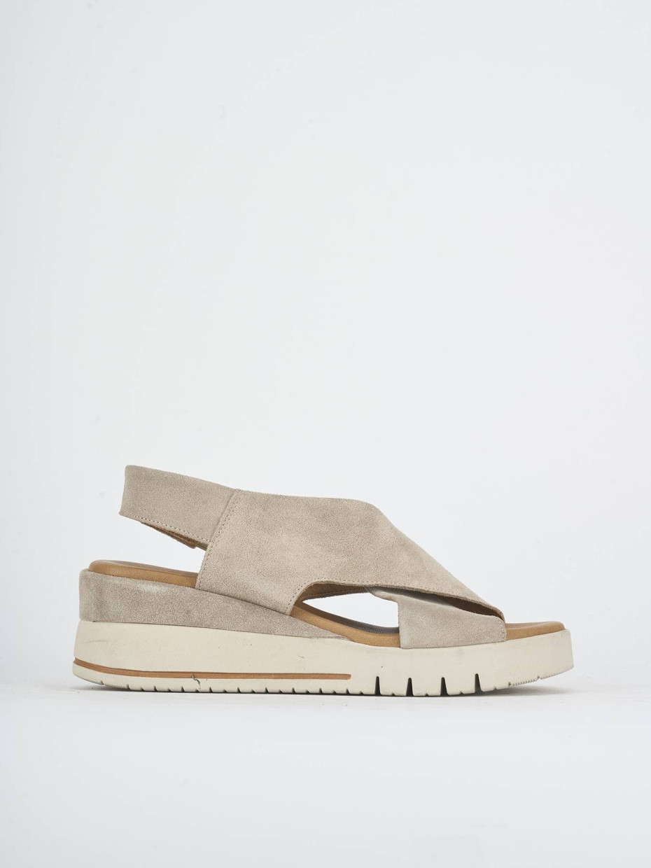 Wedge heels heel 6 cm beige suede